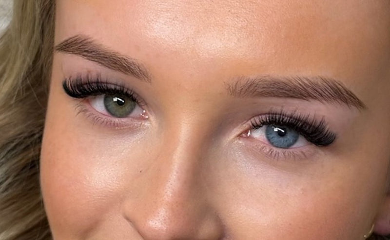 Hybrid lash extensions by Lashes By Hols